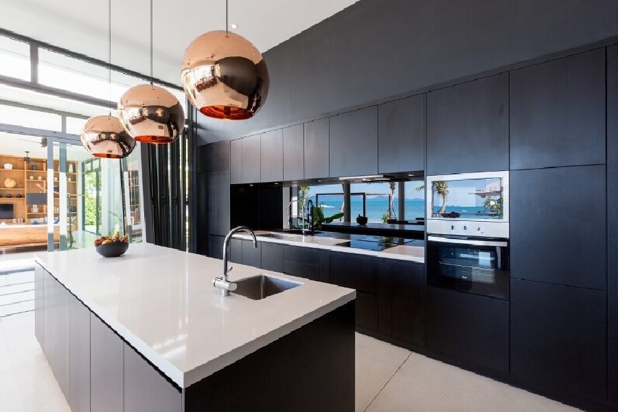 Statement Countertops: Exotic Natural Stones and Advanced Surfaces