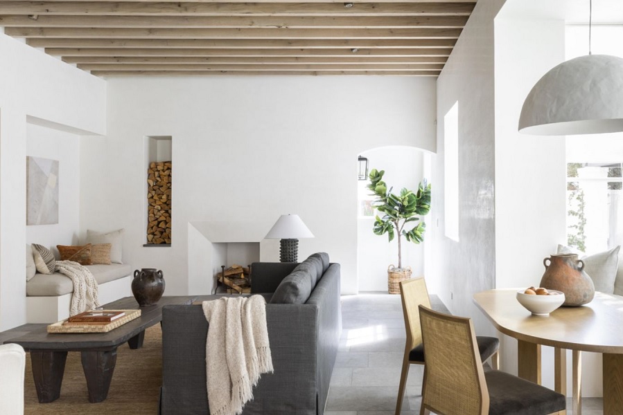 Villa Wall Treatments and Décor