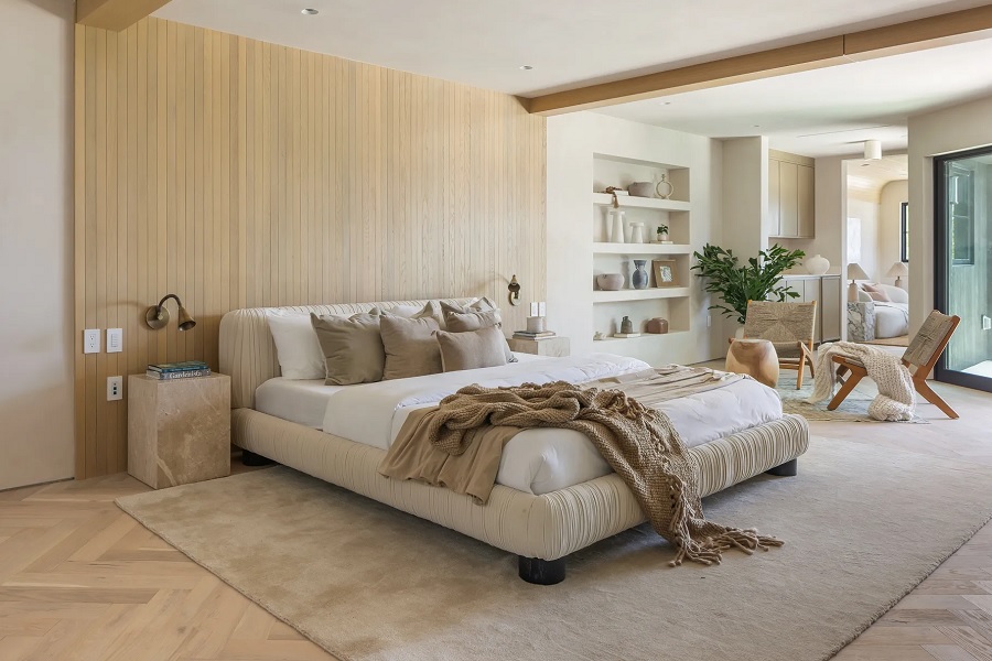 Elegant Villa Bedroom Design